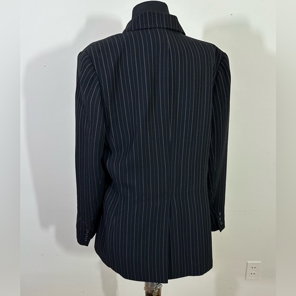 Laura Scott sz 12 blazer black pin stripe. Two button   Front pockets - Picture 6 of 14